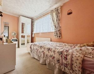 Manor Road- click for photo gallery